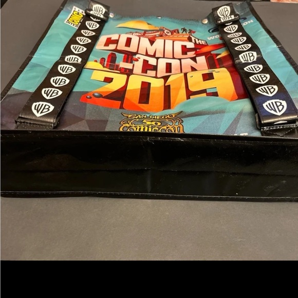 Large Shopping Backpack Warner Brothers Comic Con 2019 - Picture 3 of 9